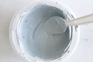 Mix paint and baking soda to desired consistency