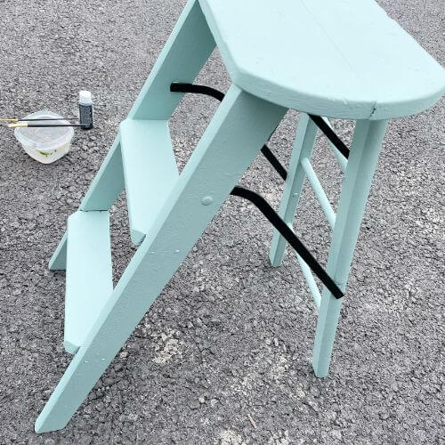 Hinges on step ladder after painting