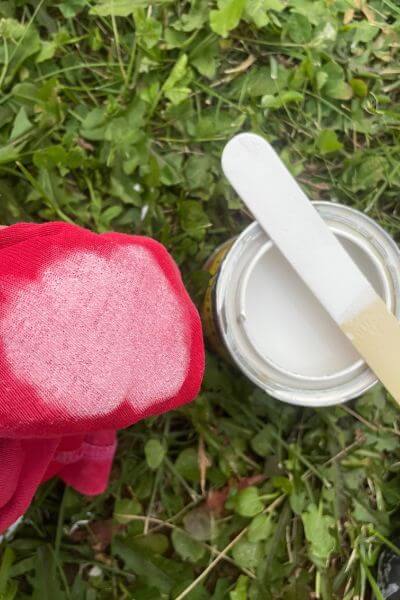 Simply White stain on cotton cloth.