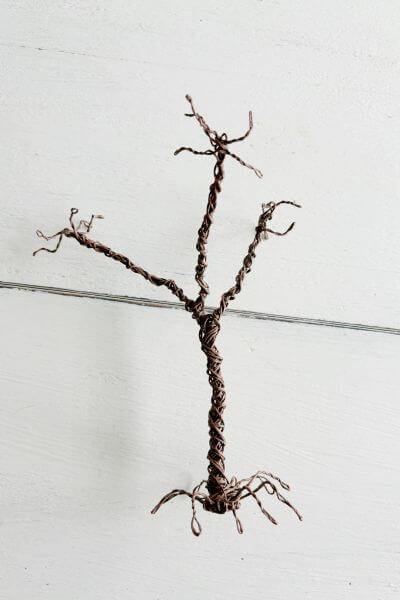 Seven-inch-tall wire Halloween tree.
