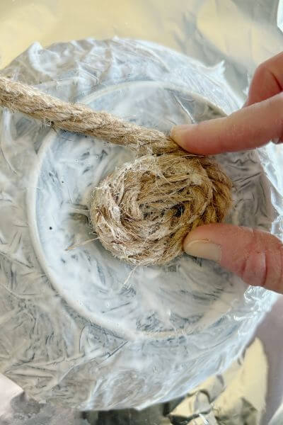 Bottom of the bowl, with several circles of rope held with mod podge. 