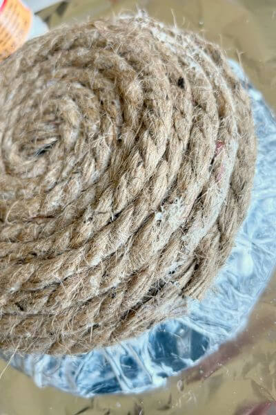 Beginning of the second roll of rope butted up against the end of the first roll. 