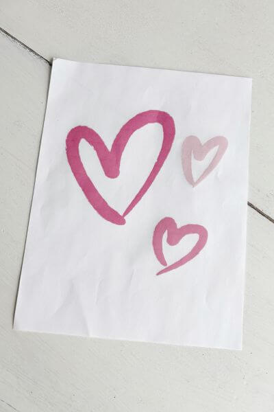 Free printable with three hearts of different sizes.